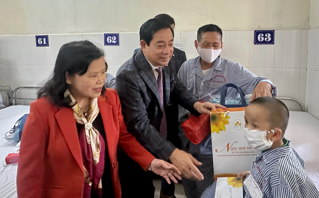 Dấu hiệu lác mắt và mắt mèo cảnh báo ung thư mắt - 3 Dấu hiệu lác mắt và mắt mèo cảnh báo ung thư mắt - 3
