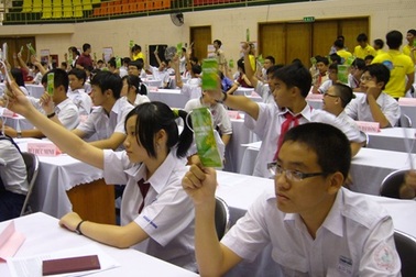 Khi học sinh làm “ông bà nghị”