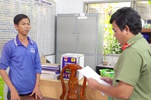 Bắt tạm giam 2 đối tượng Dùng vỏ lãi đưa người xuất cảnh trái phép