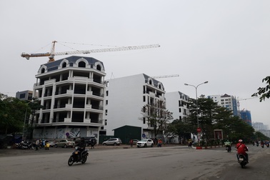 Vụ tranh chấp rúng động ở Hà Nội: Căn cứ nào để Sở Tài nguyên cấp sổ đỏ cho “đất vàng”?