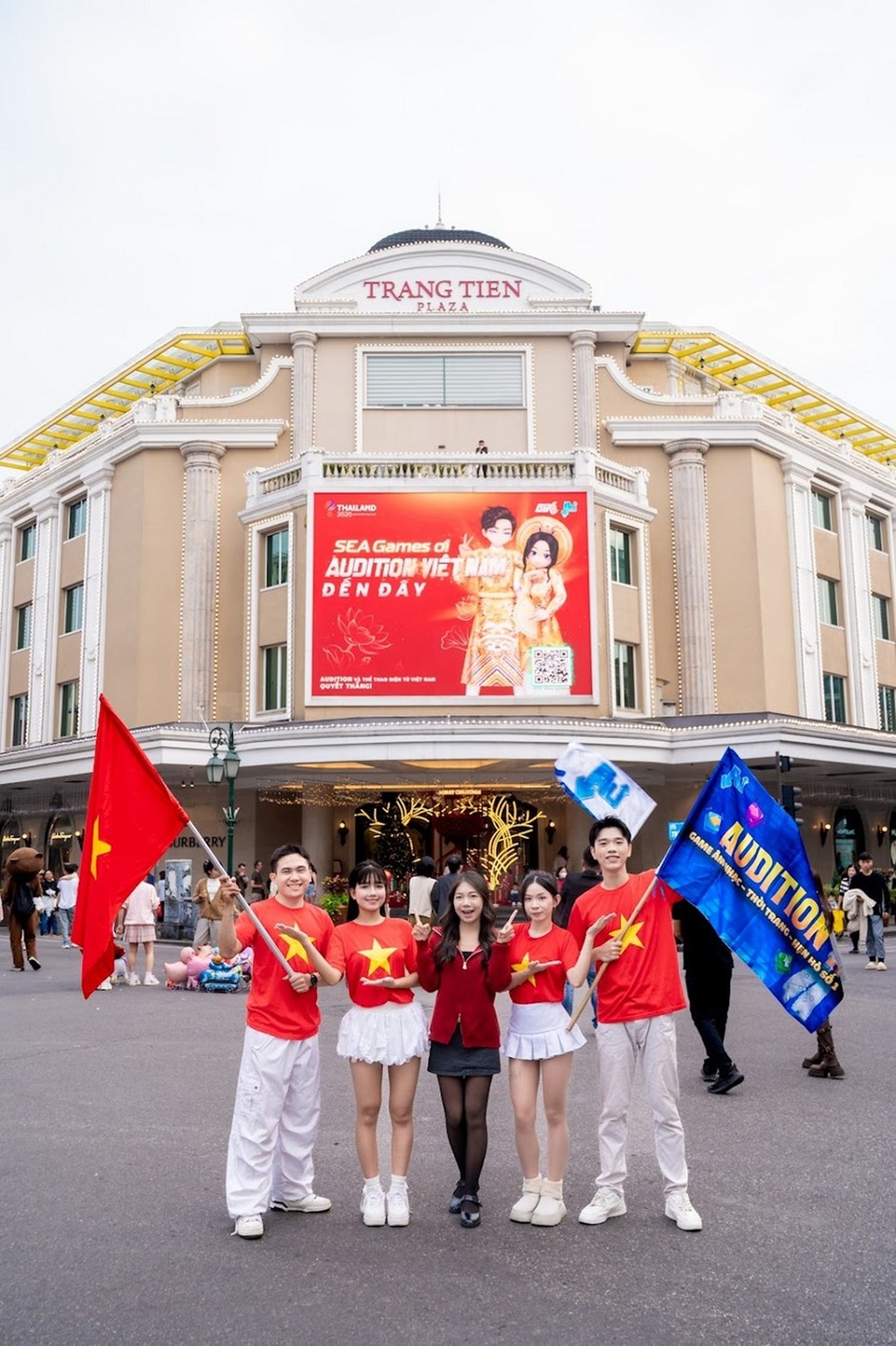 Nhiều bạn trẻ cổ vũ đội tuyển Audition Việt Nam tham dự SEA Games 33 - 1 Nhiều bạn trẻ cổ vũ đội tuyển Audition Việt Nam tham dự SEA Games 33 - 1