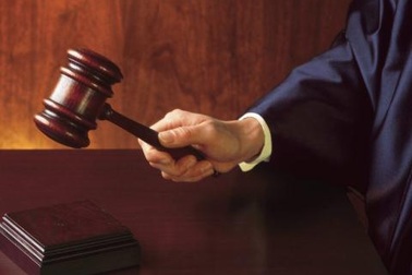 Bố kiện con gái, đòi lại học phí vì chậm ra trường