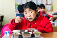 Bộ GD-ĐT hướng dẫn tổ chức ăn bán trú khi đi học trực tiếp