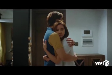 Cảnh quay ngọt ngào tình tứ của Huyền Lizzie và Đình Tú