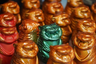 Hổ ôm hoa sen - hình tượng linh vật dân gian độc đáo Tết Nhâm Dần 2022