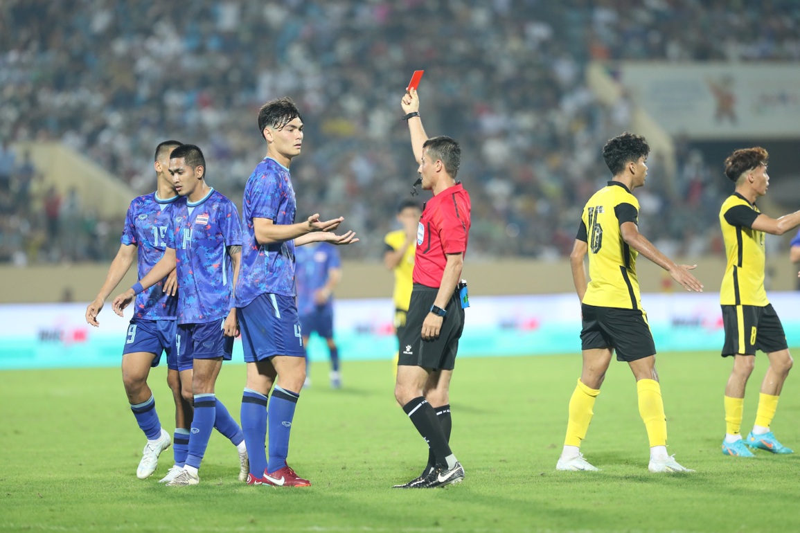 Báo Thái Lan sốc nặng khi đội nhà thua trận mở màn SEA Games 31 - 1