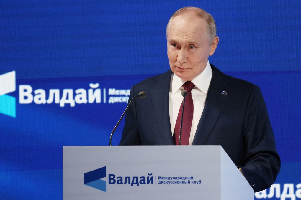 Phản ứng của Tổng thống Putin khi Nga bị gọi là hổ giấy - 1 Phản ứng của Tổng thống Putin khi Nga bị gọi là hổ giấy - 1