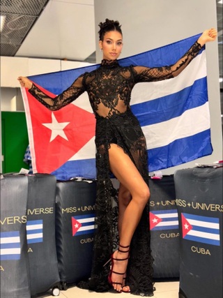 Hương Giang và dàn người đẹp đổ bộ Thái Lan tham dự Hoa hậu Hoàn vũ 2025 - 11 Hương Giang và dàn người đẹp đổ bộ Thái Lan tham dự Hoa hậu Hoàn vũ 2025 - 11