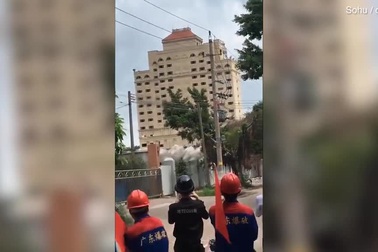 Làm ăn thua lỗ, khách sạn hạng sang bị đánh sập bằng thuốc nổ trong tích tắc