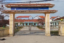 Vụ 154 học sinh không đi học: Hơn 40 người đi vận động được... 1 em