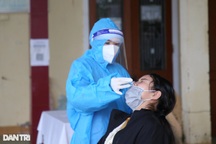 "Bùng nổ" ca mắc mới Covid-19, nhiều địa phương lập "đỉnh"