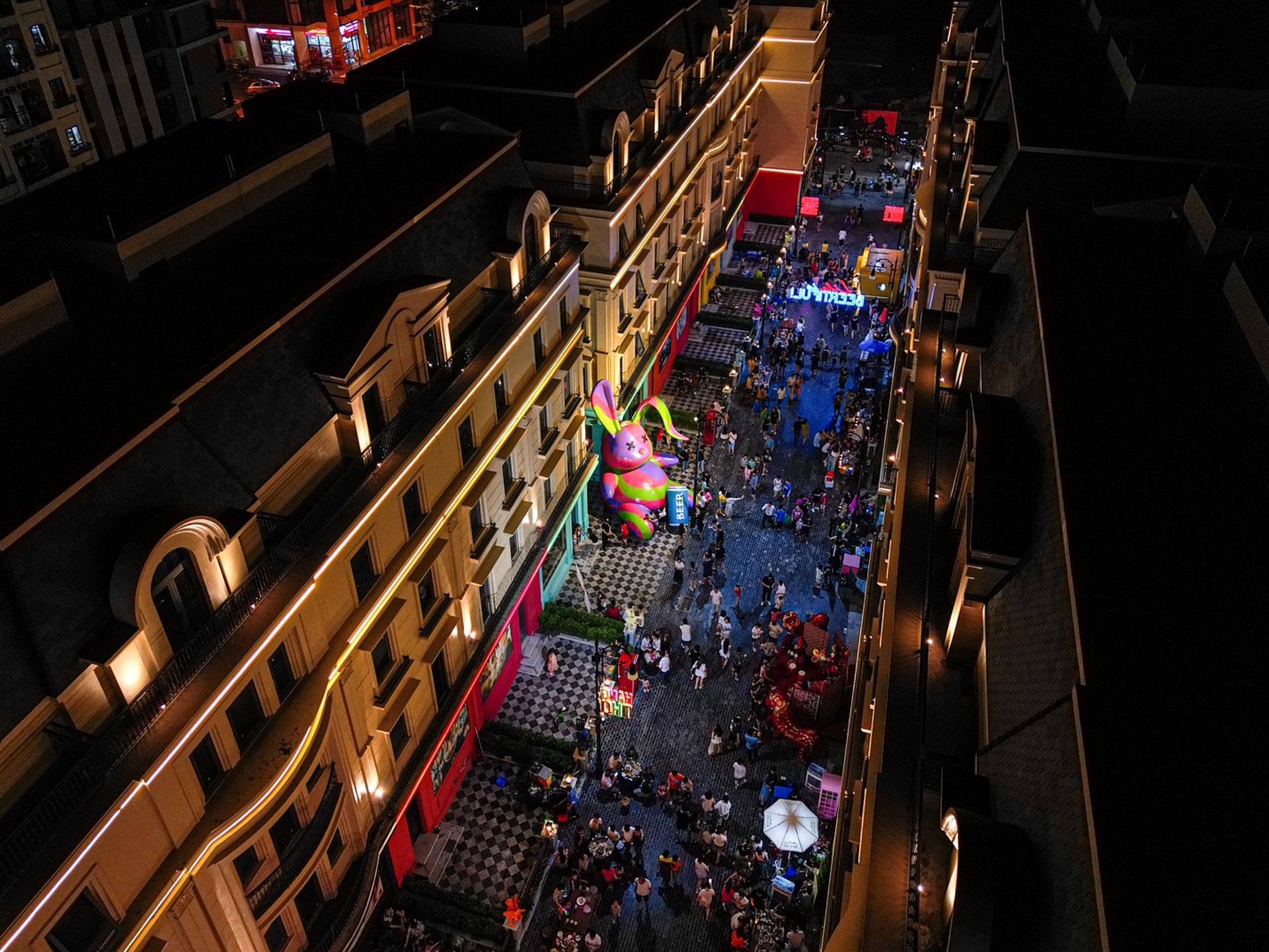 Khai trương phố lễ hội Carnaby 214 tại ngõ 214 Nguyễn Xiển - 2