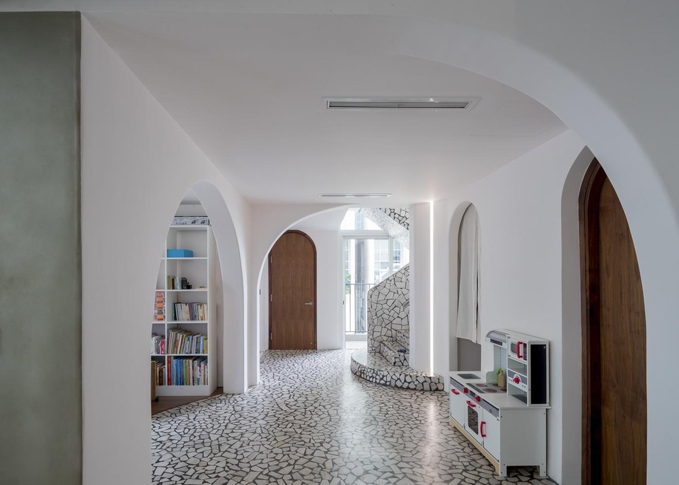 Căn hộ 200m2 ở Sài Gòn “hầm hố” với những hình khối bằng đá lạ mắt - 5