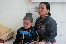 Bé 8 tuổi đớn đau vì bệnh ung thư tái phát