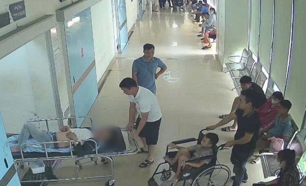 Thiếu tá công an cứu người đàn ông bị đột quỵ trong đêm - 1 Thiếu tá công an cứu người đàn ông bị đột quỵ trong đêm - 1