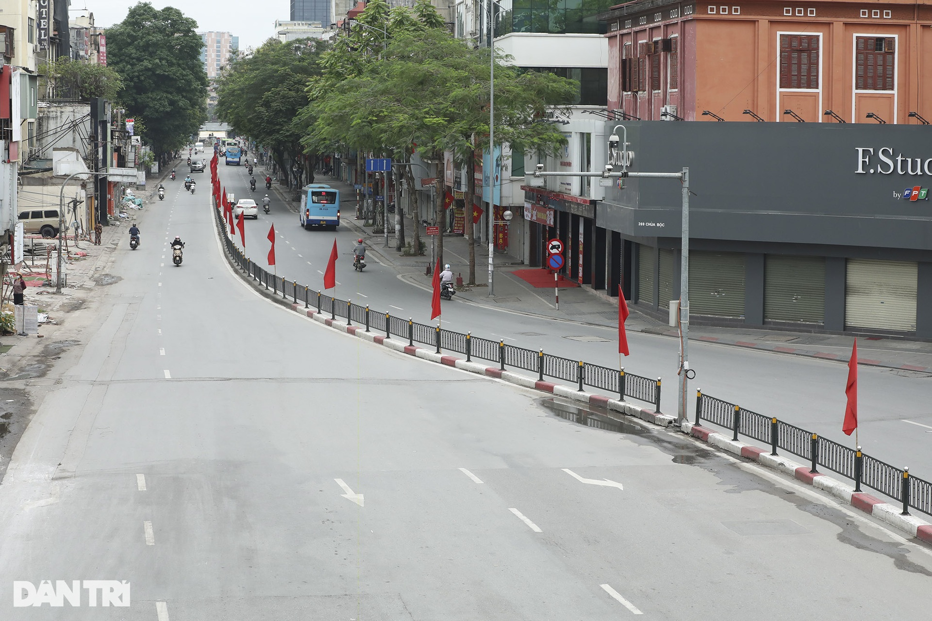 Hà Nội nhịp sống chậm lại trong ngày đầu kỳ nghỉ lễ - 7 Hà Nội nhịp sống chậm lại trong ngày đầu kỳ nghỉ lễ - 7