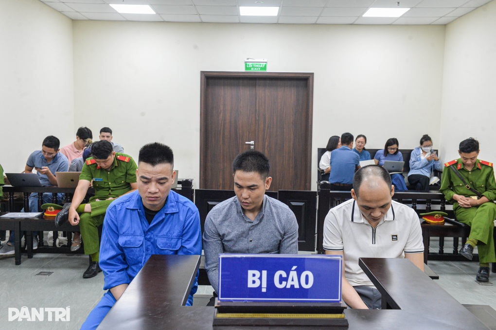 Lập trình viên nước ngoài bị bạo hành suốt 4 tháng, mất 14 chiếc răng - 1 Lập trình viên nước ngoài bị bạo hành suốt 4 tháng, mất 14 chiếc răng - 1