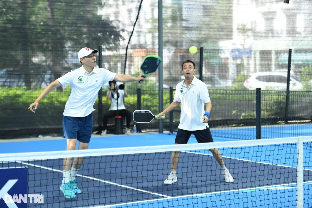 Công ty Toàn Cầu trao 20 triệu xây nhà nhân ái tại Giải Pickleball Dân trí - 2 Công ty Toàn Cầu trao 20 triệu xây nhà nhân ái tại Giải Pickleball Dân trí - 2