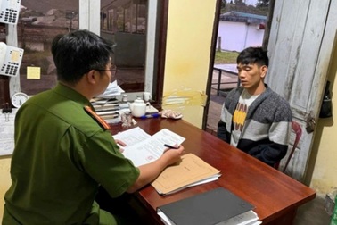 Lừa cấp sổ đỏ giả cho người dân để chiếm đoạt 800 triệu đồng