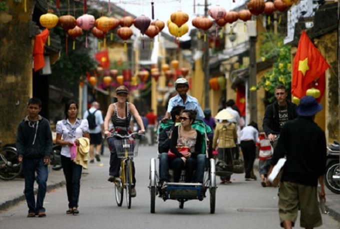 Năm 2017, Hội An đón trên 3 triệu lượt du khách nên chẳng có gì lạ khi các dịp lễ tết lượng du khách đến nơi này tăng đột biến.