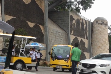 Công an điều tra vụ xe điện bao vây khu du lịch