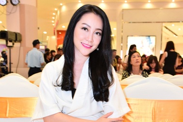 Bật mí bí quyết tóc đẹp của “Chim công làng múa” Linh Nga