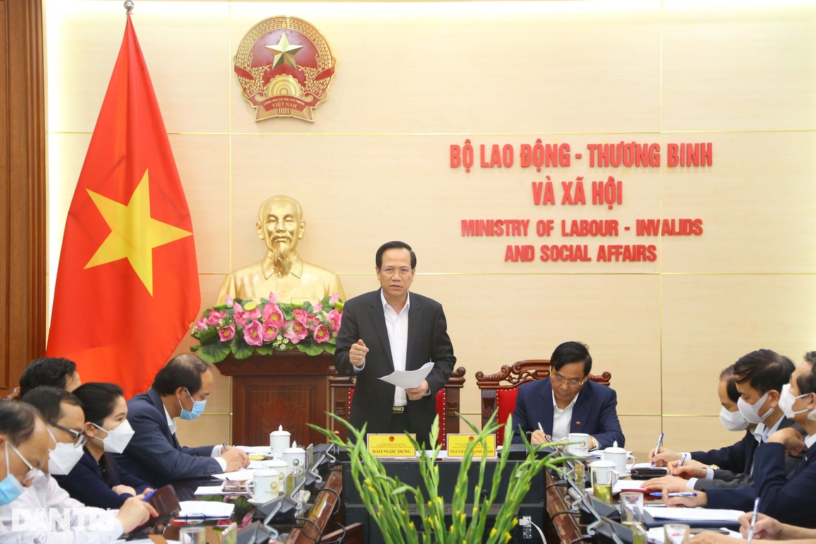 Bộ trưởng Đào Ngọc Dung: Cần có kế sách tạo việc làm cho người cao tuổi - 1 Bộ trưởng Đào Ngọc Dung: Cần có kế sách tạo việc làm cho người cao tuổi - 1