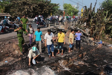Cháy kho sản xuất hương, 5 người thoát chết