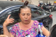 Cõng người thân, ôm đồ tháo chạy khỏi đám cháy gần chợ Bến Thành