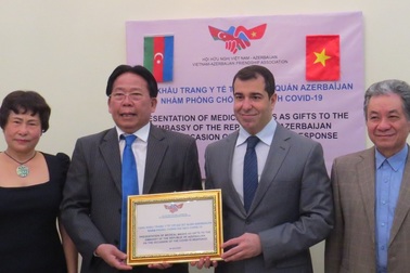 10.000 khẩu trang hỗ trợ Azerbaijan chống đại dịch Covid-19