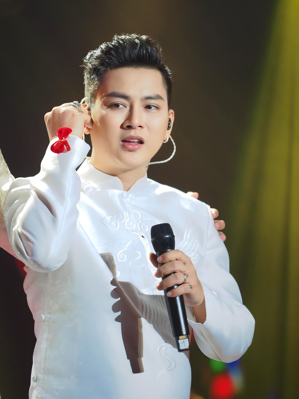 Hoài Lâm công khai bạn gái sinh năm 2003, tích cực trở lại ca hát - 5 Hoài Lâm công khai bạn gái sinh năm 2003, tích cực trở lại ca hát - 5
