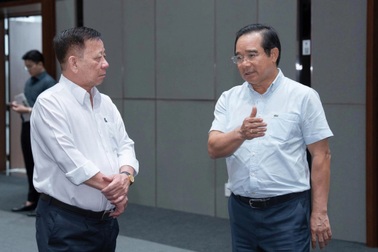 Chủ tịch TPHCM thúc đẩy dự án đường sắt kết nối siêu cảng Cái Mép - Thị Vải