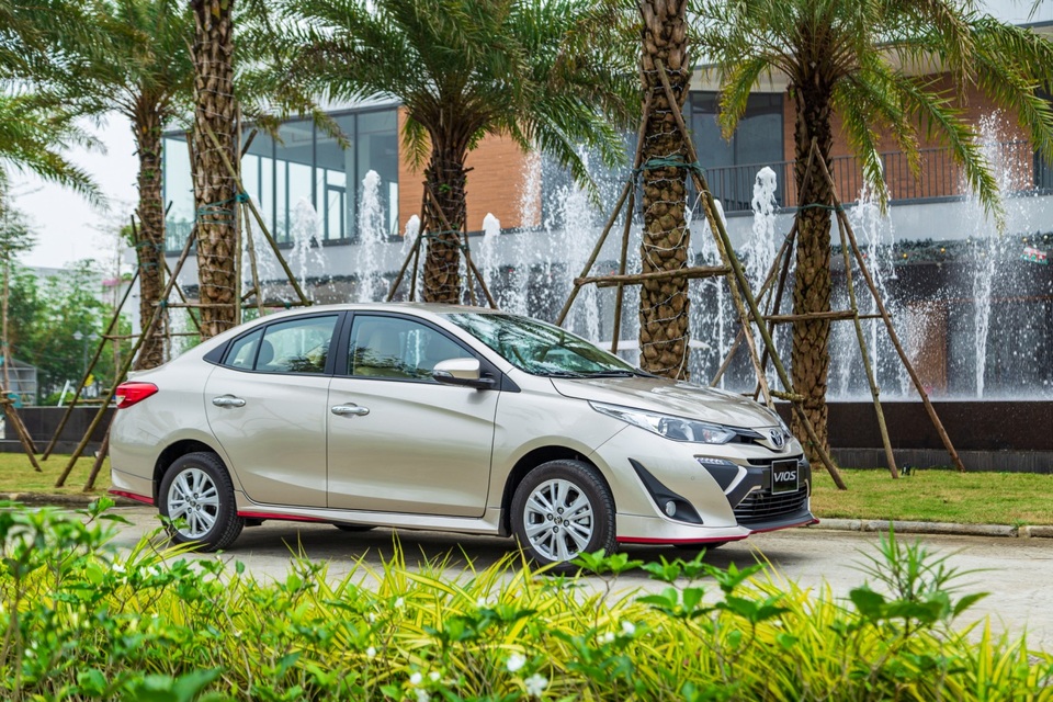 Bán gần 3.000 xe tháng 9, đây là lý do Toyota Vios cho đối thủ “hít khói” - 2 Bán gần 3.000 xe tháng 9, đây là lý do Toyota Vios cho đối thủ “hít khói” - 2