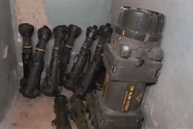 Video Nga chuyển hàng loạt chiến lợi phẩm cho phe ly khai Ukraine