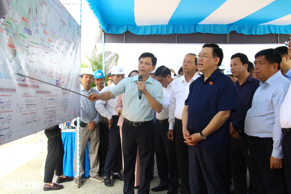 Chủ tịch Quốc hội Vương Đình Huệ kiểm tra cao tốc Biên Hòa - Vũng Tàu - 1 Chủ tịch Quốc hội Vương Đình Huệ kiểm tra cao tốc Biên Hòa - Vũng Tàu - 1