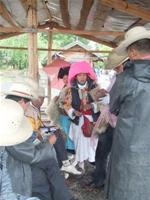 Phận đàn ông trong “vương quốc đàn bà”