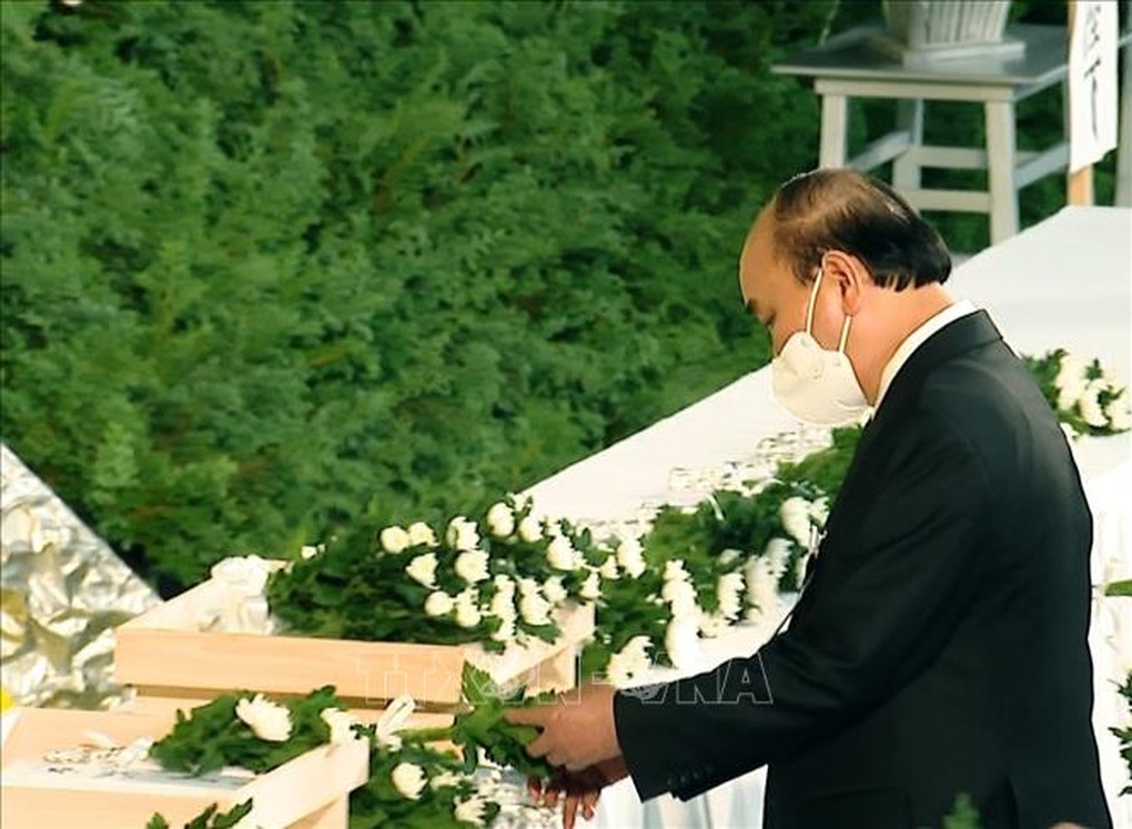 Chủ tịch nước tới thăm nhà riêng cố Thủ tướng Abe Shinzo - 1 Chủ tịch nước tới thăm nhà riêng cố Thủ tướng Abe Shinzo - 1