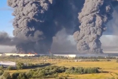 Ukraine toan tính gì khi dồn dập tấn công "ông lớn" bán lẻ của Nga?