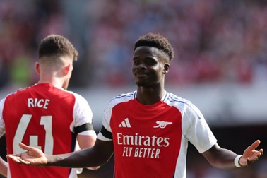 Arsenal khởi đầu mùa giải mới suôn sẻ trên sân nhà