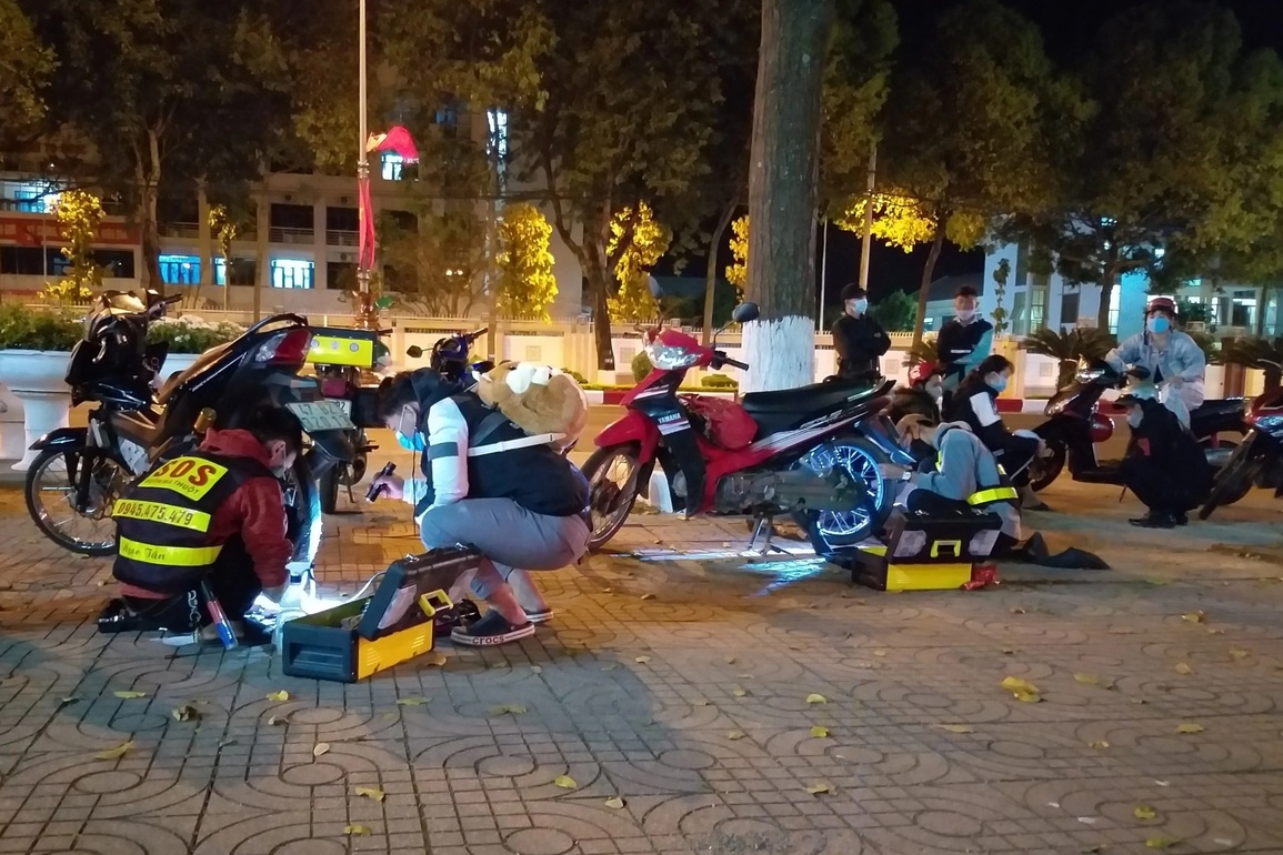 SOS Buôn Ma Thuột xuyên đêm làm việc... bao đồng - 2 SOS Buôn Ma Thuột xuyên đêm làm việc... bao đồng - 2