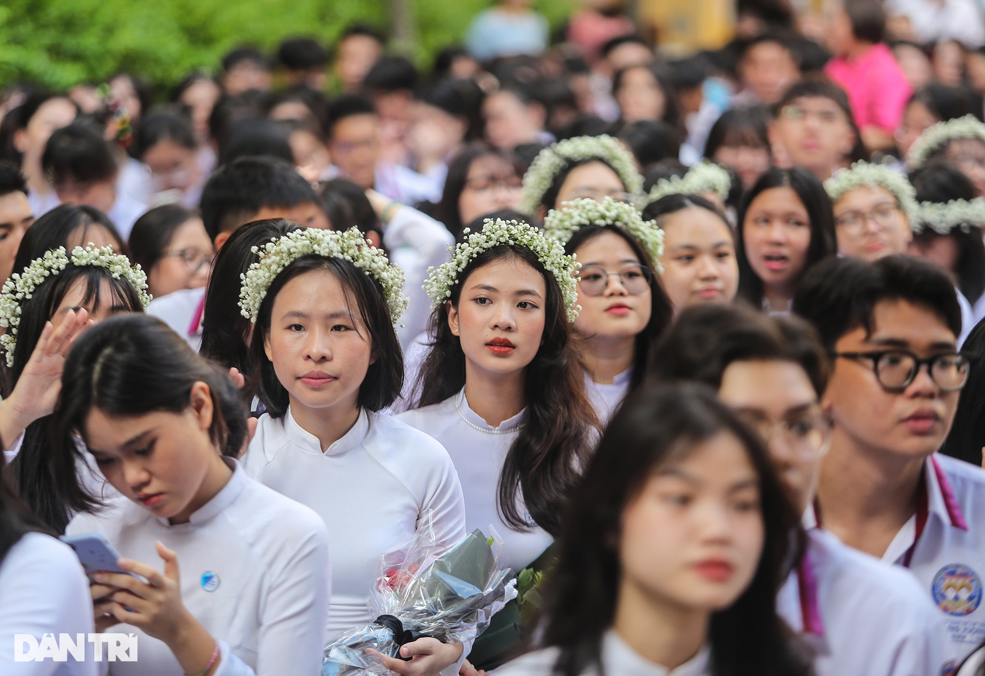 Khoảnh khắc nữ sinh Trưng Vương tinh khôi, rạng rỡ trong lễ trưởng thành - 2 Khoảnh khắc nữ sinh Trưng Vương tinh khôi, rạng rỡ trong lễ trưởng thành - 2
