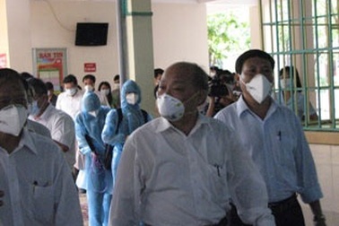 Từ “bữa cơm cúm” tới “bệnh viện dã chiến”