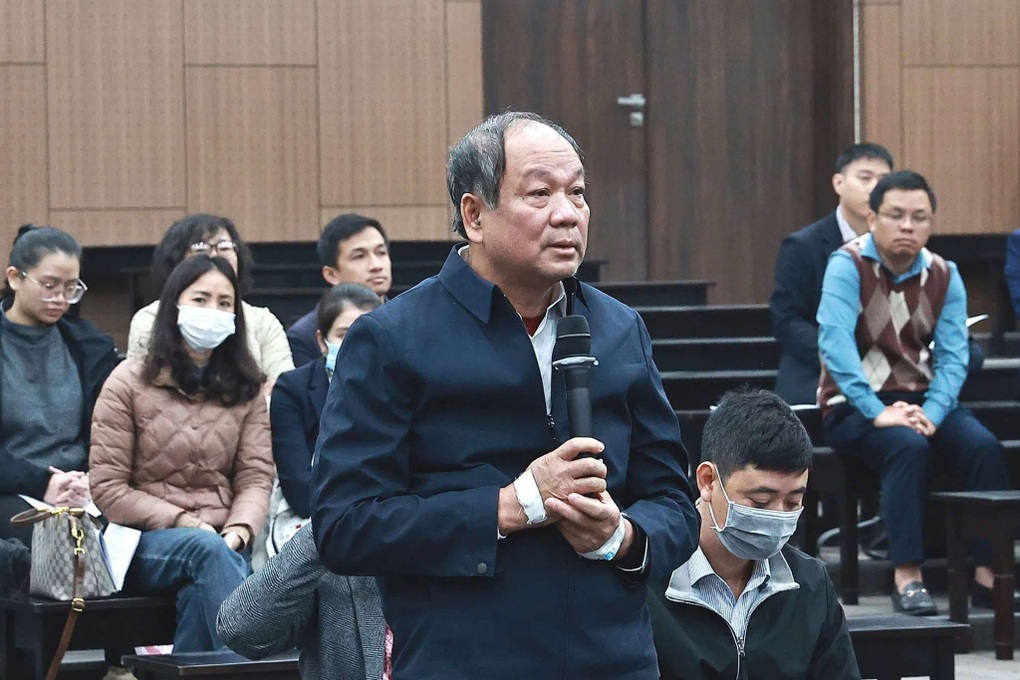 Cựu Bộ trưởng Mai Tiến Dũng, đại gia Nguyễn Cao Trí được dẫn giải tới tòa - 1 Cựu Bộ trưởng Mai Tiến Dũng, đại gia Nguyễn Cao Trí được dẫn giải tới tòa - 1