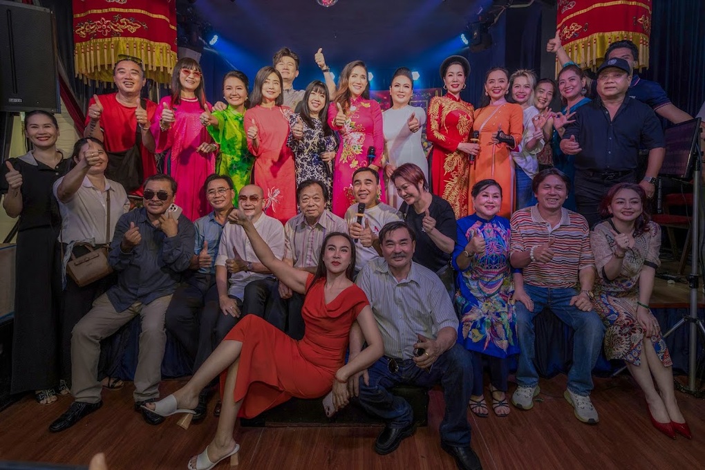 NSND Trịnh Kim Chi dành toàn bộ tiền trong lễ cúng Tổ hỗ trợ bà con vùng lũ - 3