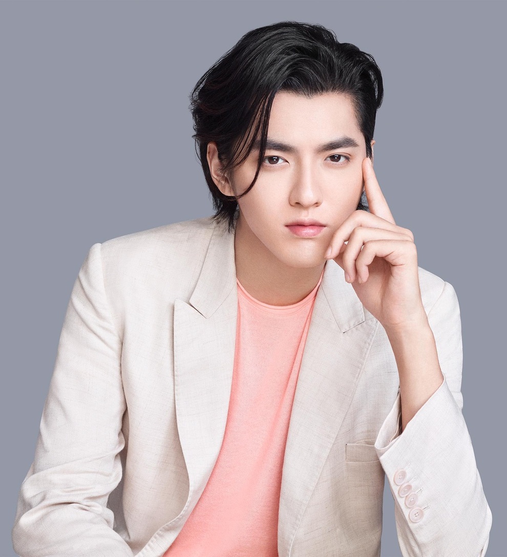 Ngô Diệc Phàm: Cậu ấm được nuông chiều trong sự giàu có nhưng thiếu cha - 4 Ngô Diệc Phàm: Cậu ấm được nuông chiều trong sự giàu có nhưng thiếu cha - 4