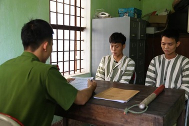 Đang trực gác, 2 chiến sỹ quân đội bị cướp