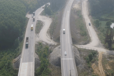 Thừa Thiên Huế không đồng ý cấm xe cỡ lớn lên cao tốc Cam Lộ - La Sơn