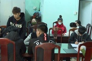 Bắt giữ 8 đối tượng rượt đuổi, đập vỏ chai bia khiến một người bị thương