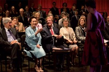 Đệ nhất phu nhân Trung Quốc khoe giọng tại trường nghệ thuật Mỹ