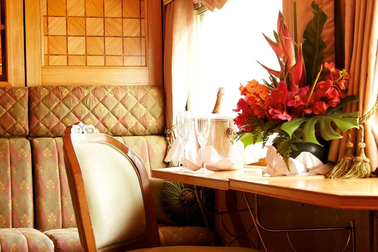 Chuyến tàu hạng sang nổi tiếng ở ngay gần Việt Nam, vé 80 triệu đồng/người